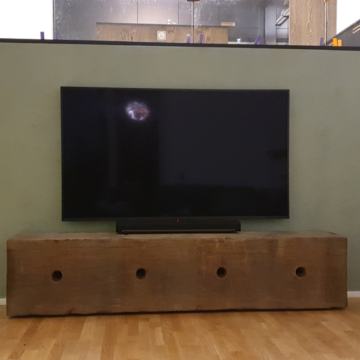 Kreativt TV-møbel